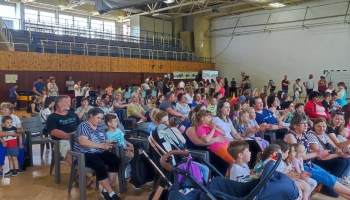 Csillogó gyermekszemek, vidámság