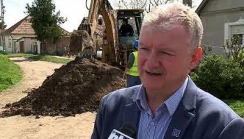 Jánoshalmán megkezdődtek a 21 utcát érintő ivóvízhálózat rekonstrukciós munkálatai - videó