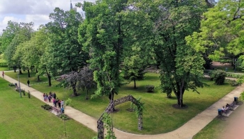 Köszönet a park gondozóinak a köztereink ápolásáért, tisztán tartásáért!