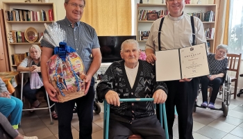 Menyhárt Józsefet, az Idősek Otthonában  90 éves születésnapja alkalmából köszöntöttük